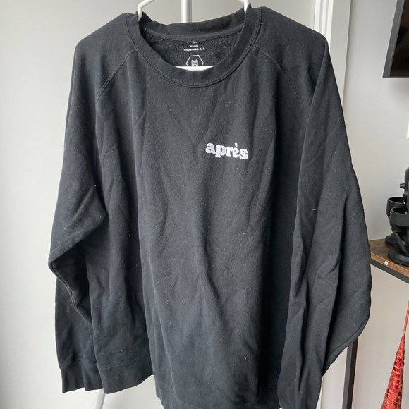 Apres Ski Black Crew Neck - Picture 2 of 3